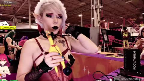  Lily  Waifu  online show from December 7, 7:21 pm