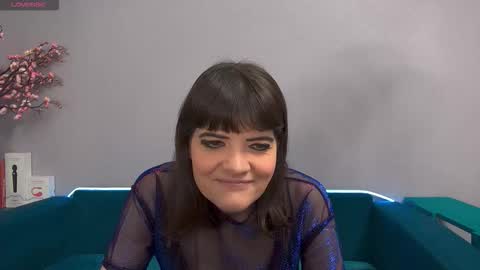 Snapshot of feelsgoodwoman chatting on October 14, 6:38 am Laura online show from October 14, 6:38 am