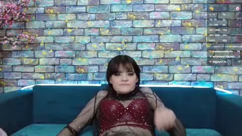Snapshot of feelsgoodwoman chatting on December 24, 9:00 pm Laura online show from December 24, 9:00 pm