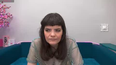 Laura online show from July 4, 12:06 am