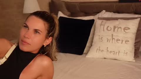 FeliciaKrige online show from June 22, 9:12 pm