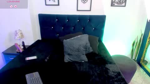 Snapshot of felinagrrr chatting on October 4, 4:22 pm felina online show from October 4, 4:22 pm