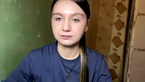 Lola online show from April 14, 8:53 pm