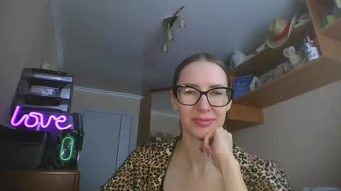 feraliss online show from March 10, 8:40 am