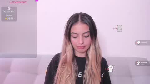 fernanda  online show from May 11, 4:04 pm
