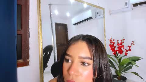 Snapshot of fernanda_brown01 chatting on October 15, 12:02 am Fernanda online show from October 15, 12:02 am