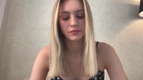 Lisa online show from November 17, 7:09 am