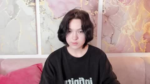 fiamoory online show from April 9, 6:19 am