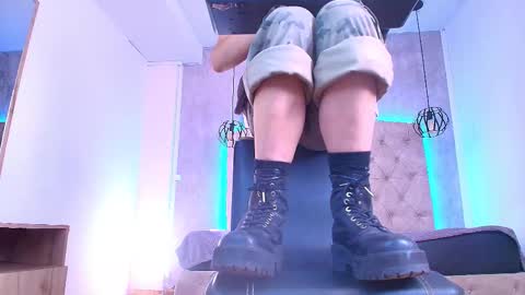   online show from October 9, 12:09 pm