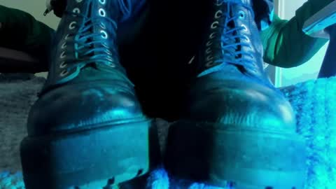   online show from April 19, 6:10 pm