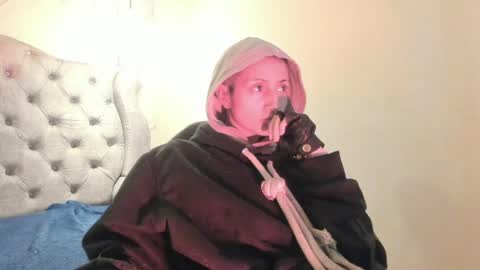   online show from April 22, 11:51 am