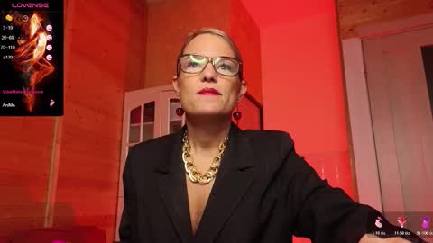 Lady online show from November 16, 6:26 am