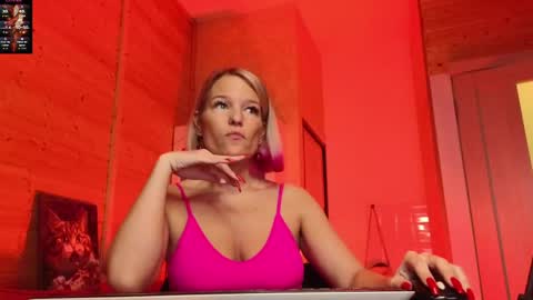 Lady online show from April 9, 4:56 pm