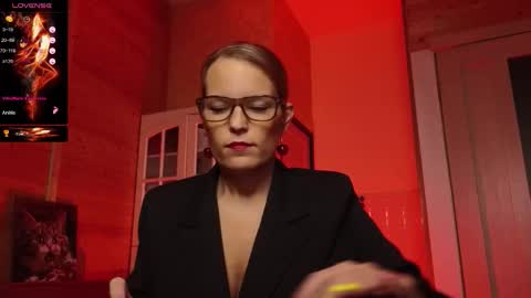 Lady online show from January 12, 6:35 pm