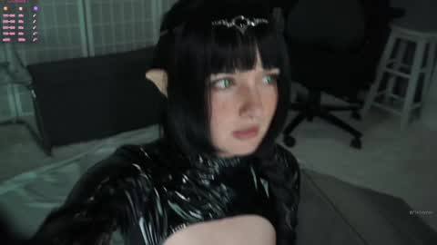 Snapshot of finleyfae chatting on October 27, 5:19 pm finleyfae online show from October 27, 5:19 pm