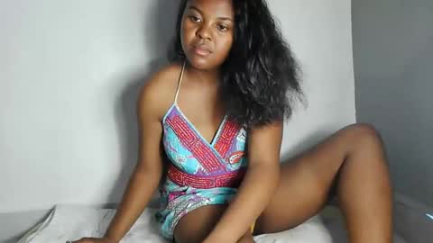fiona_00 online show from May 13, 5:40 pm