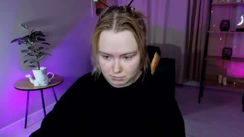 Fiona online show from April 27, 11:35 pm