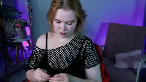 Fiona online show from April 9, 10:59 pm