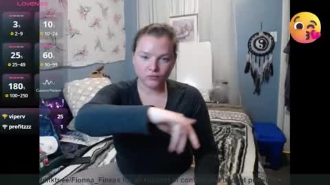 Snapshot of fionna_fineas chatting on October 24, 10:17 pm Fionna online show from October 24, 10:17 pm