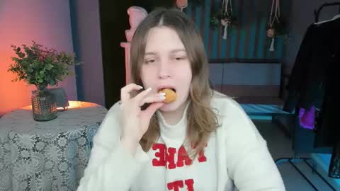 fiora online show from March 2, 5:12 am