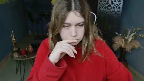 fiora online show from March 8, 5:03 am