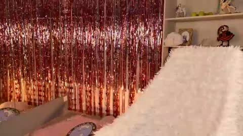 fiora online show from April 22, 6:32 am