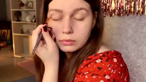 fiora online show from April 25, 7:00 am