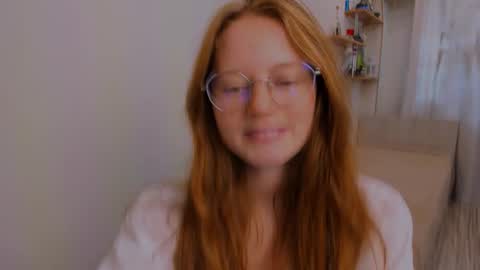 Snapshot of fire_luna chatting on September 19, 6:23 am fire_luna online show from September 19, 6:23 am