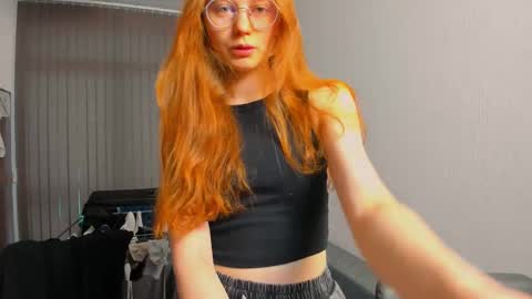 Snapshot of fire_luna chatting on December 6, 9:21 am fire_luna online show from December 6, 9:21 am