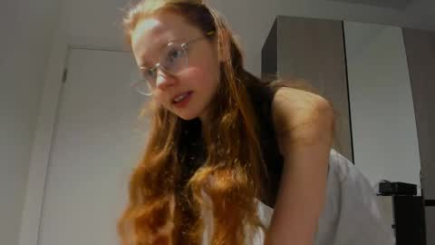 Snapshot of fire_luna chatting on February 10, 9:58 am fire_luna online show from February 10, 9:58 am