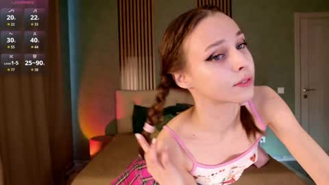 im Linda please give me thumbs up online show from April 27, 9:28 am