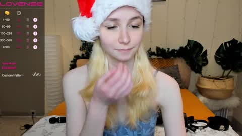 FlexiMona online show from December 13, 9:47 am