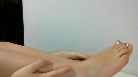 MyFeetAsYourTreat online show from June 30, 2:22 am