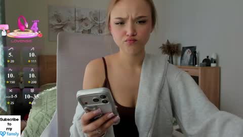 Mona online show from April 28, 1:47 am