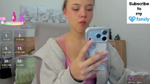 Mona online show from April 19, 1:38 am