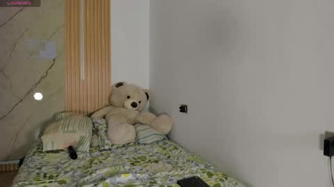    online show from April 1, 7:09 am