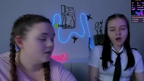 flora_nyx online show from January 17, 3:03 am