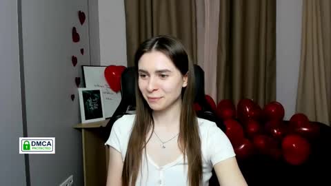 Snapshot of flora_ri chatting on February 24, 5:42 pm just ask me online show from February 24, 5:42 pm