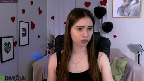 Snapshot of flora_ri chatting on February 26, 10:16 am just ask me online show from February 26, 10:16 am