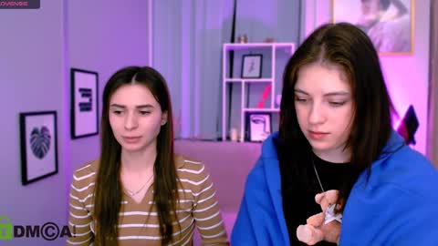Snapshot of flora_ri chatting on January 24, 2:30 pm just ask me online show from January 24, 2:30 pm