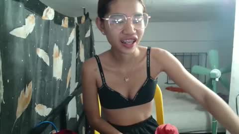 florloversweet1 online show from April 13, 6:36 am