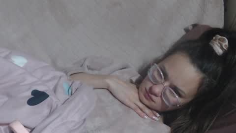 say meow and send tip  online show from April 20, 6:22 pm