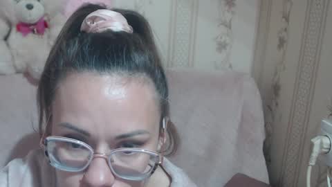 say meow and send tip  online show from April 21, 8:21 am