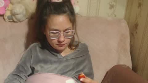 say meow and send tip  online show from April 27, 6:49 pm