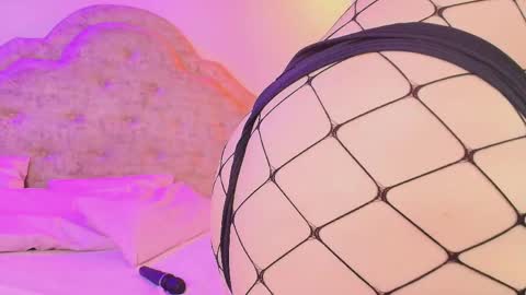  FLUFFY BUBBLE  online show from April 23, 4:31 am