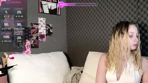 fluffy_cloude online show from June 5, 5:33 am