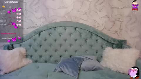 Snapshot of flufyfoxx chatting on September 17, 1:03 am Lina online show from September 17, 1:03 am