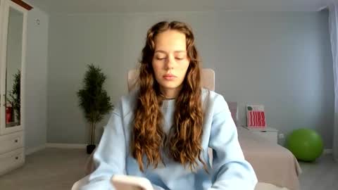 Kira online show from November 12, 1:58 am