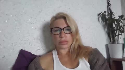 fox_red_lady7 online show from October 11, 9:36 am