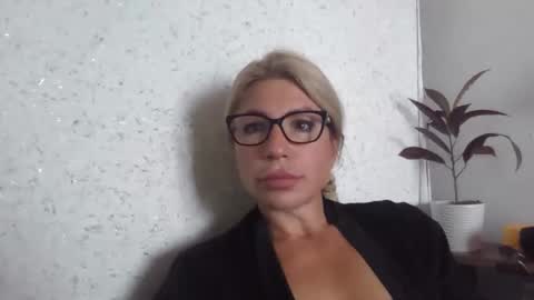 fox_red_lady7 online show from September 11, 7:09 am